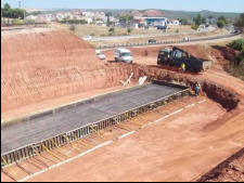 Obra lineal. Obra de fábrica. Carboneros (Jaén).